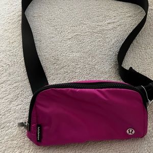 Lululemon highlight purple belt bag NWT